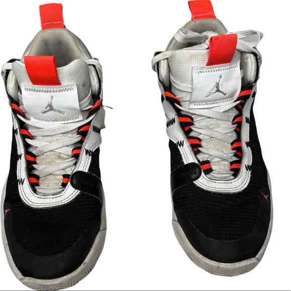 Nike Air Jordan Jumpman Shoes Boys White Blac BQ3451-100 Mid Top Sneaker Sz 6.5 - Picture 8 of 10